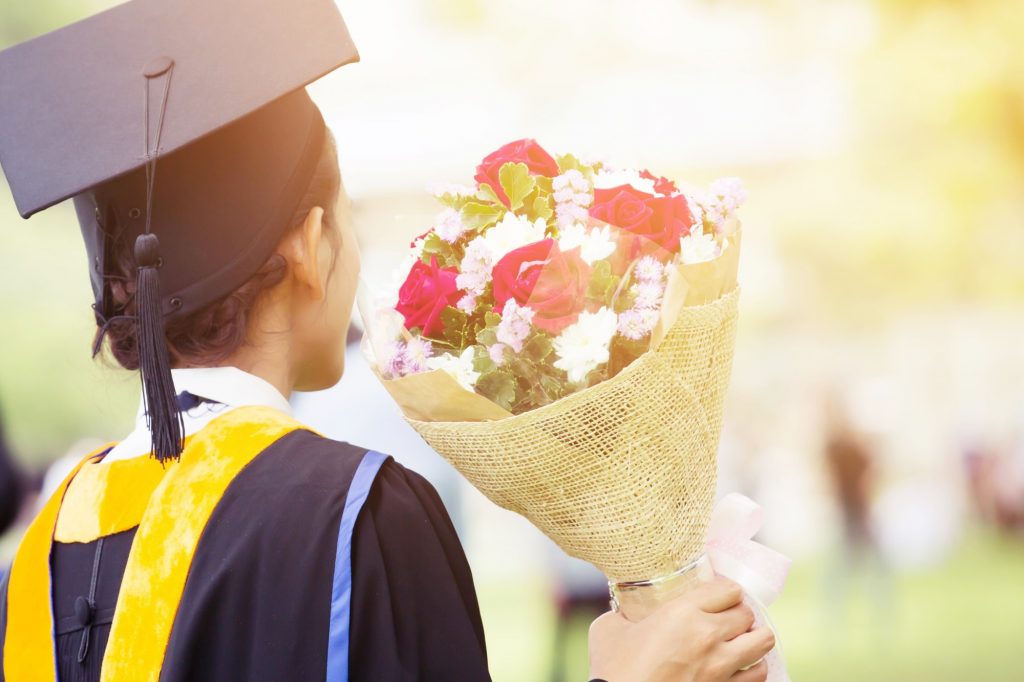 Your Essential Guide to the Best Flowers for Graduation